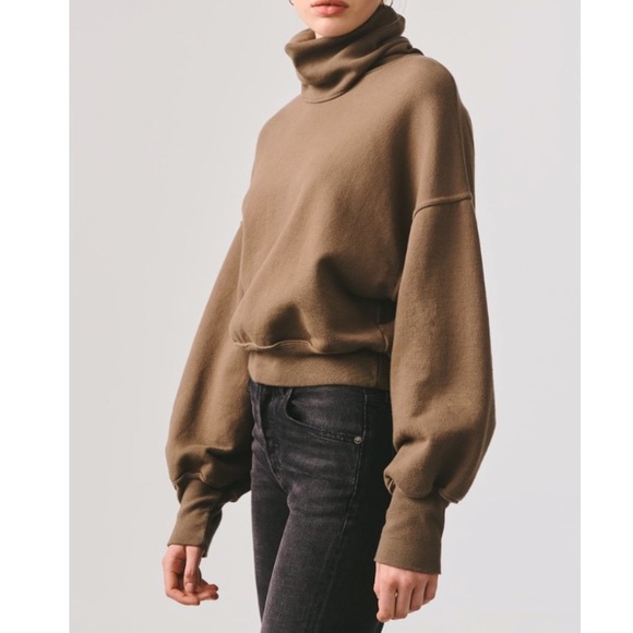 Agolde Tops - AGOLDE Turtleneck Balloon Sweatshirt in Small